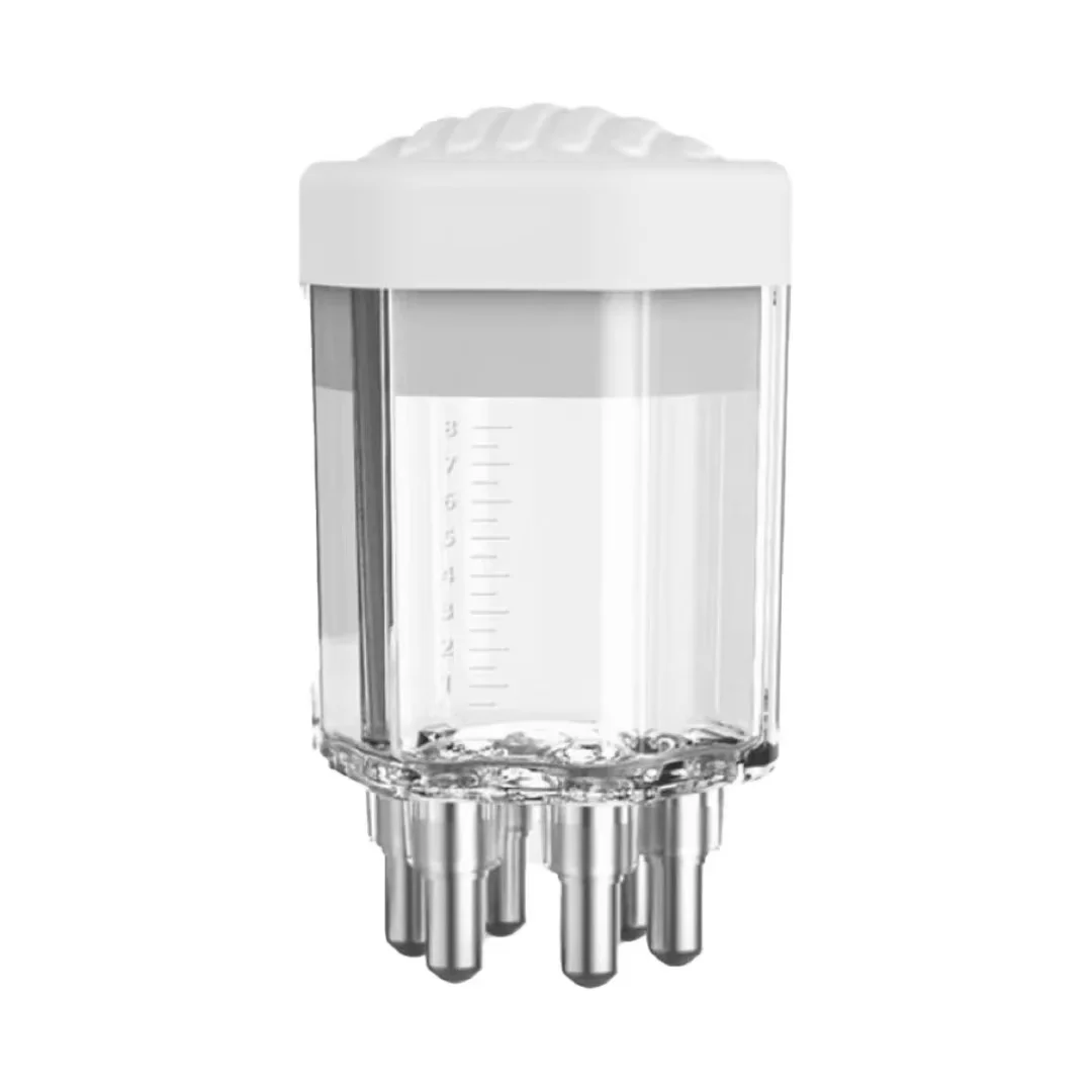 My younger brother is working hard to grow up and is becoming happier and happier.