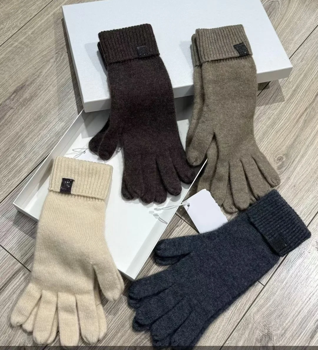 

Beaded Chain Women Casual Warm Cashmere Gloves