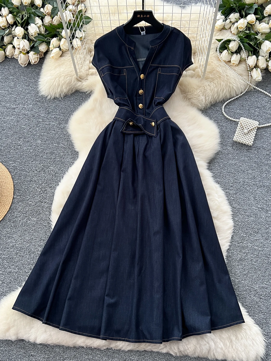 

Women's Slim Fit A-Line Denim Dress Gold Buttons Belted Waist Ankle Length Dress​ Casual Commuting Sleeveless V-neck Skirts