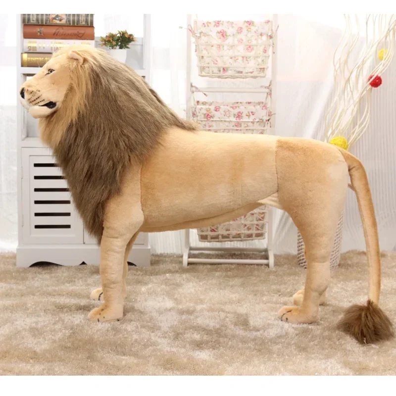 110 * 85 cm Zwierzęcy afrykański lew może jeździć na dzieciach Cool Standing Lion Lively Model Pluszowa dekoracja domu Dzieci Wypchana zabawka Prezent