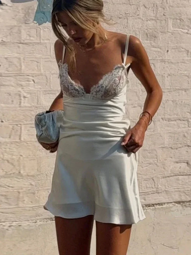 Chaxiaoa Spaghetti Strap Lace Sexy Mini Dress for Women White Patchwork V Neck Sleeveless Backless A-line Club Party Dresses