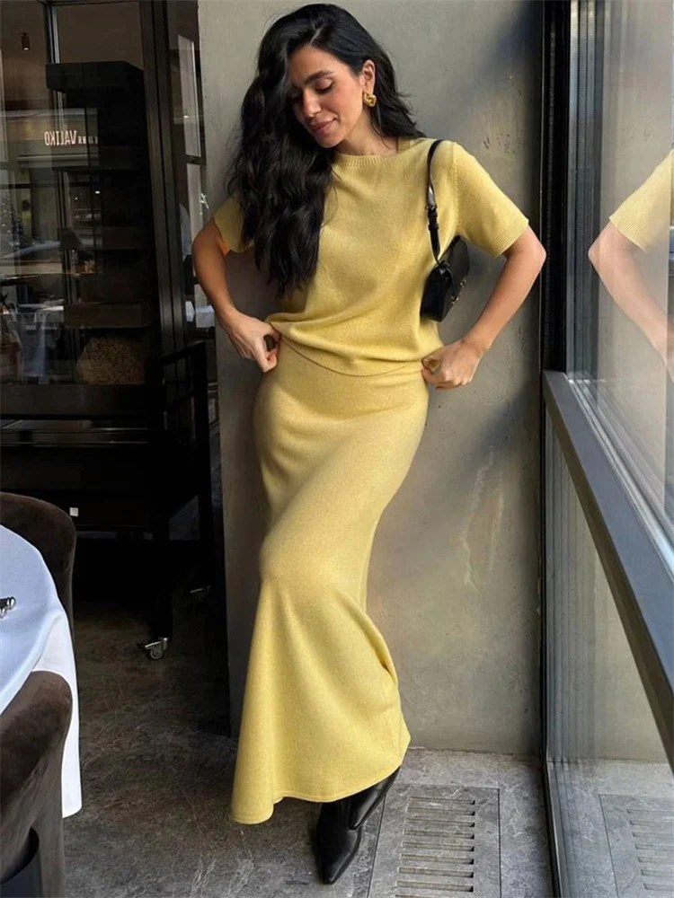 Knit Fashion Long Skirt Outfits Women's Short Sleeve Sweater Pullover Top And Solid Maxi Skirt 2 Piece-Set Knitwear Sets