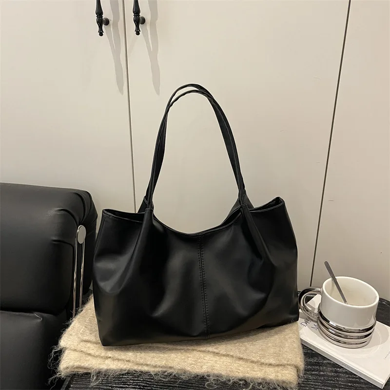 Weiche Leder-Tragetasche mit gerafftem Plissee-Design, Große Schultertasche für Arbeit, Täglichen Pendelverkehr und Freizeit für Frauen – Detail 4