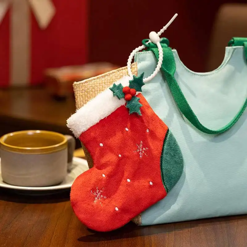 

The latest Christmas atmosphere decoration Kawaii stuffed plush toys, cartoon anime cute children's gifts, interesting dolls