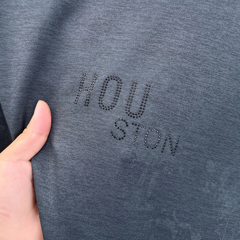 تي شيرت رجالي عالي الجودة بأكمام طويلة ورقبة مستديرة مطبوع ملابس داخلية غير رسمية مضادة للتجاعيد ملابس رجالية عصرية