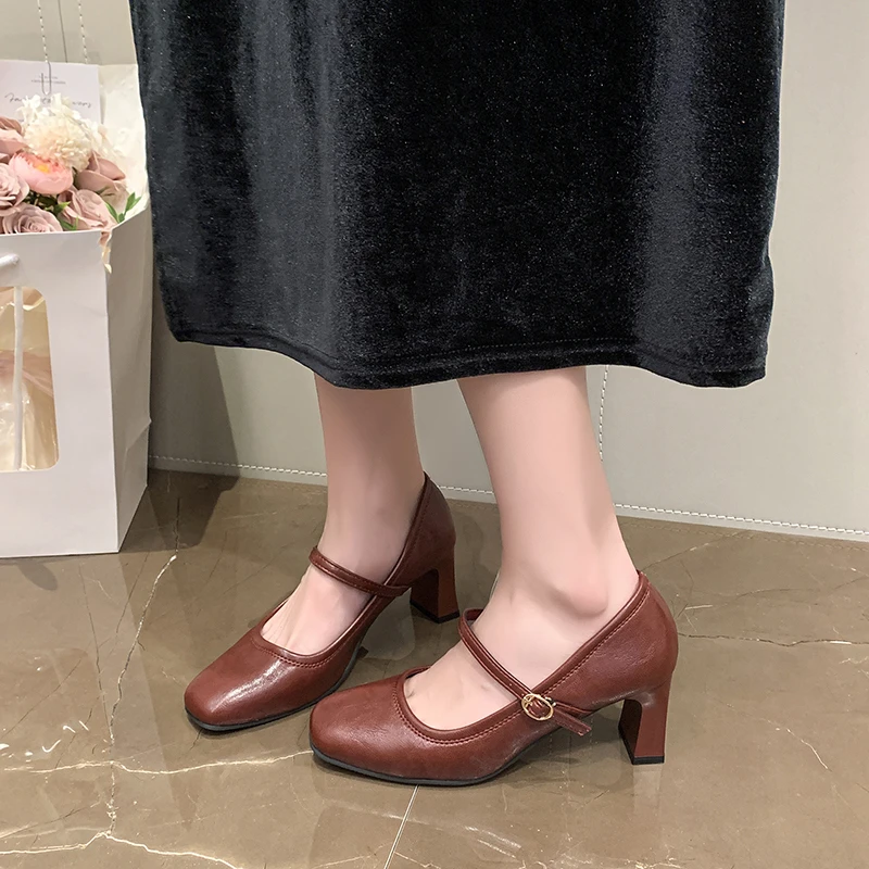 Französischer Vintage-Stil Damen 2026 Frühling Neu Rundzehen-Schuhe mit klobigem Absatz und Schnalle zum Schlankmachen, zum Hineinschlüpfen