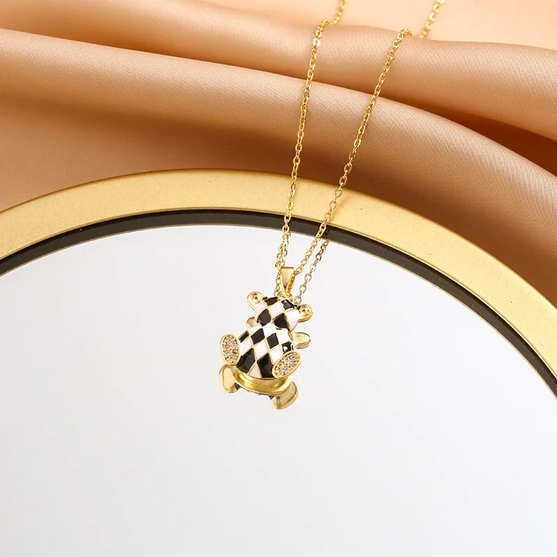2025Новая женская цепочка на ключицу с легкой роскошкой, слегка инкрустированным медведем из настоящего золота и рисунком тысячи птиц.