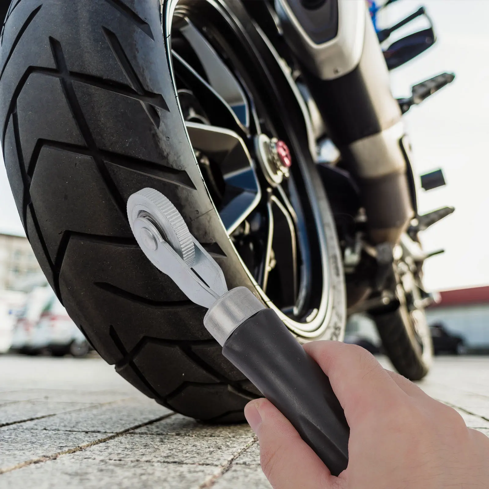 

Sound Deadener Tire Repair Roller Iron Plastic High Durability Bearing Gear Tire Patch Air Removal Automotive Hand Press