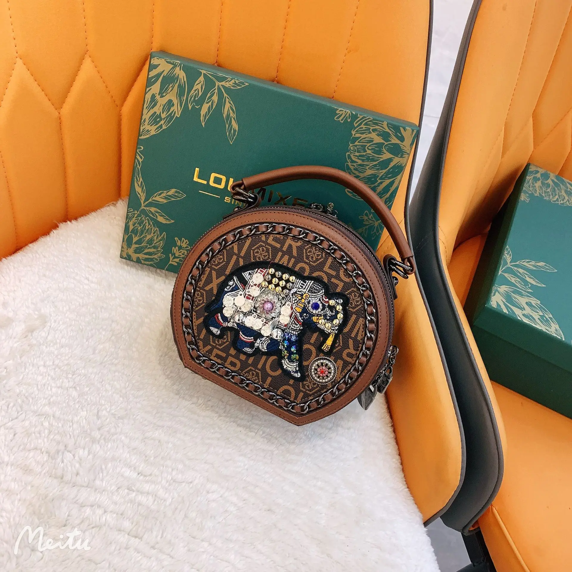 

Women's Messenger Bag Minimalist Unique Vintage Fashionable Trendy Design Best Superstar Show Luxury