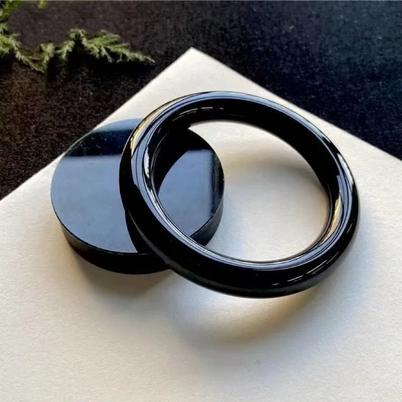 

The New Natural Quartzite Jade Black Fashion Bracelet Is Suitable for Everyday Wear and Accessories