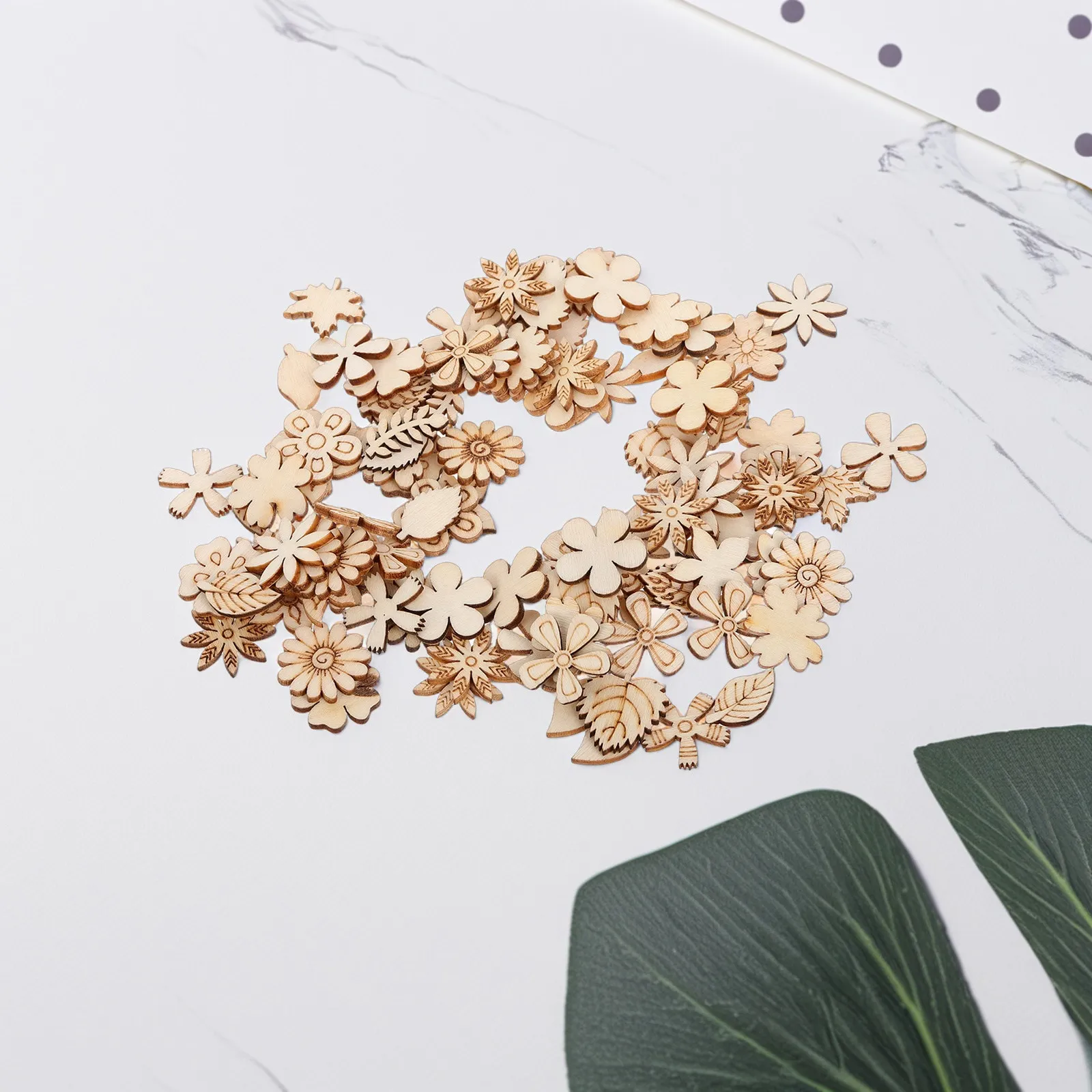 100Pcs Natural Wood Grass Shapes Unfinished Craft Slices for Kids DIY Art Projects Home Decor Educational Activities