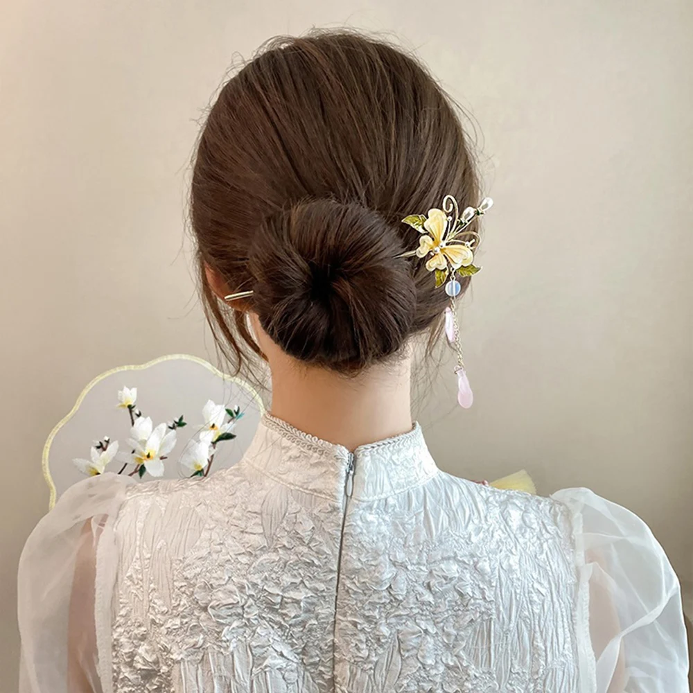 Forcine per capelli con nappe di fiori bastoncini per capelli cinesi Hanfu per le donne farfalla in lega dorata forchette per capelli con perle bacchette gioielli per copricapo