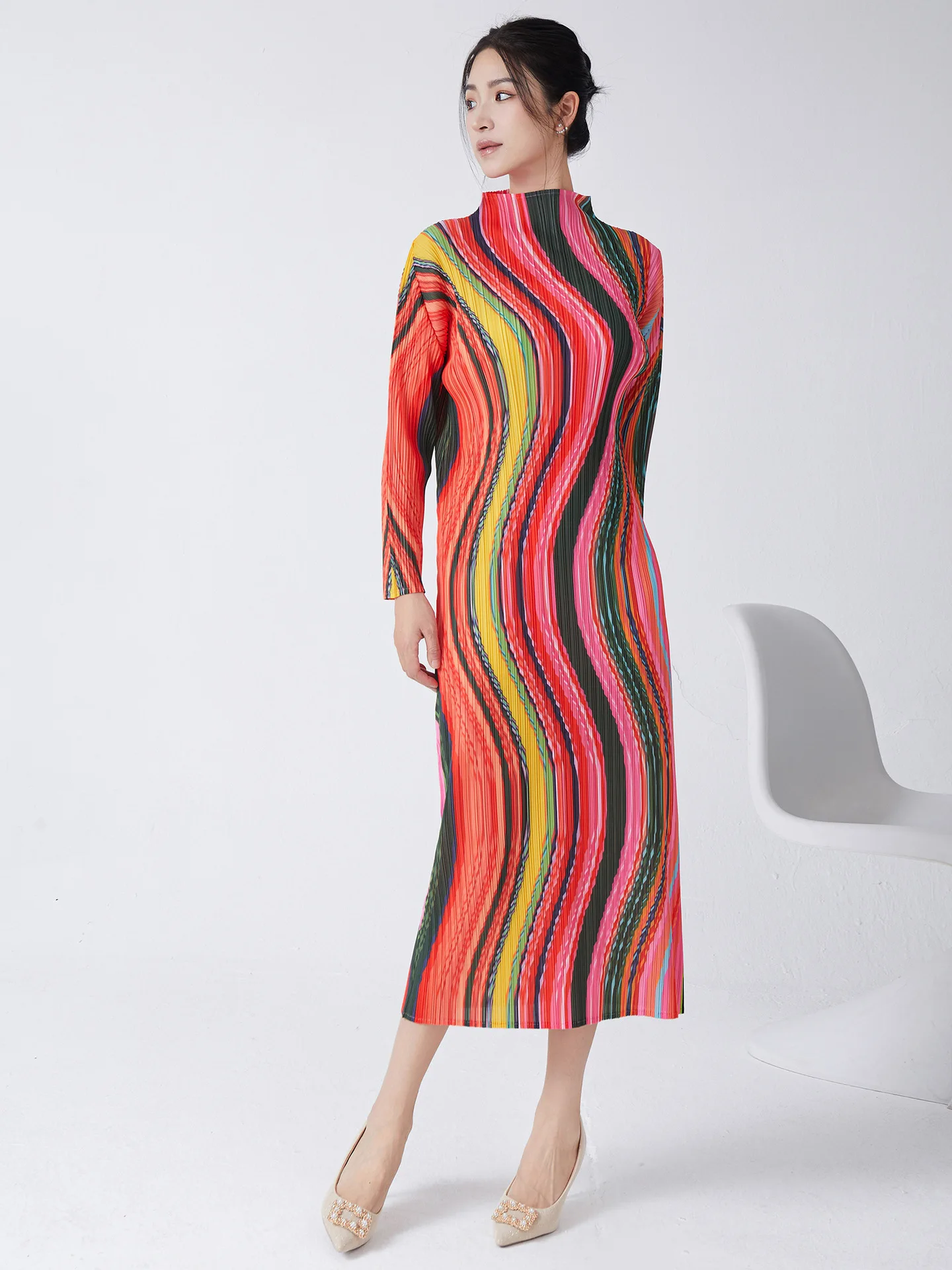 Alta qualidade transporte rápido miyake vestidos plissados impresso vestido casual listrado tecido de poliéster vestidos elegantes femininos
