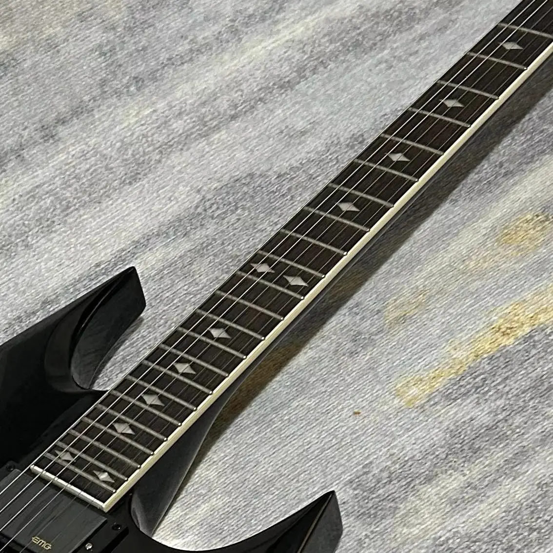 Hot Sale Electric Guitars Floyd Rose Vibrato Bridge Mahogany Body Lock StringNut view 5