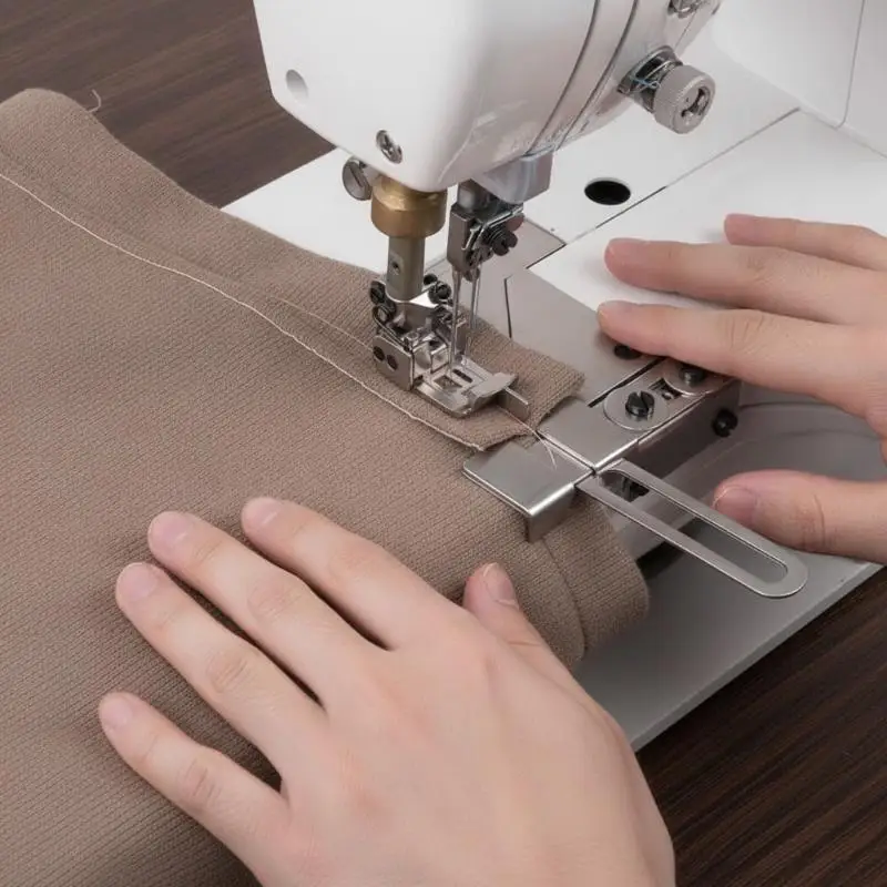 High Efficiency Three-needle Five-thread Overlock Sewing Machine with Fixed Seam Edge Slot for Small Tailor Shops