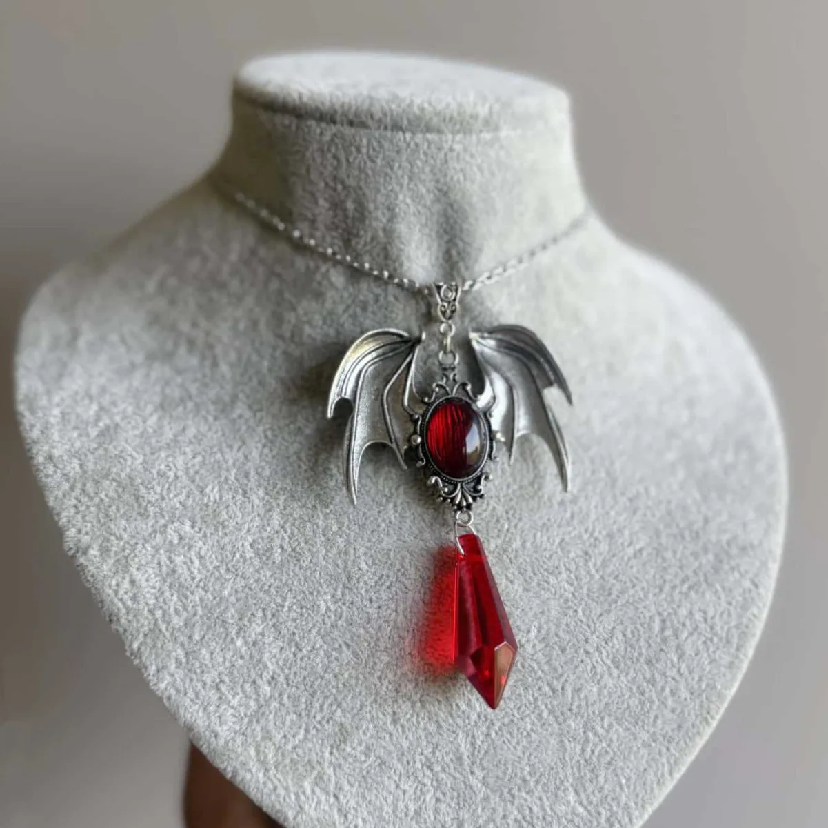 Gothic vampire Wing Necklace For Women Man Fashion Pagan Witch Jewelry Victoria Blood Cameo Coffin Crow Skull Crystal Choker New