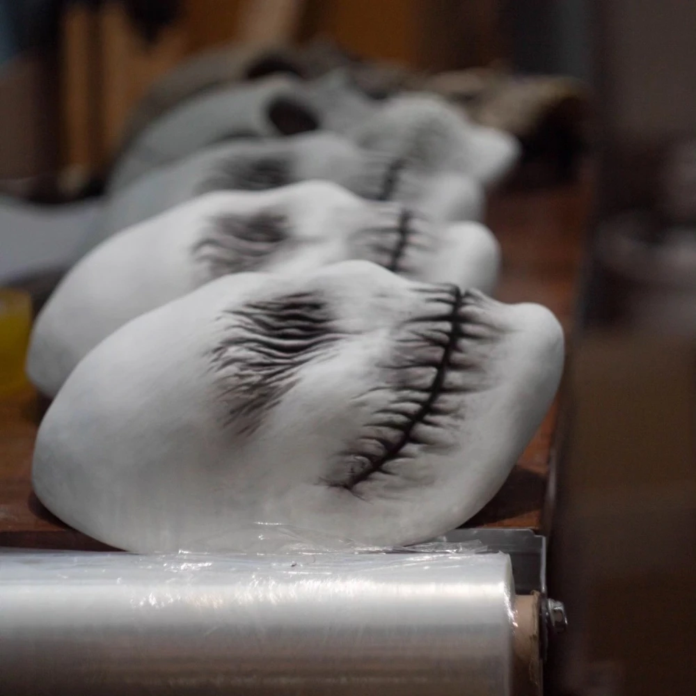 หน้ากากปีศาจน่ากลัวสีขาว Ghost Latex หน้ากากครึ่งหน้าฮาโลวีนคอสเพลย์ Slenderman สยองขวัญ Monster หน้ากาก Carnival Party Prank Props