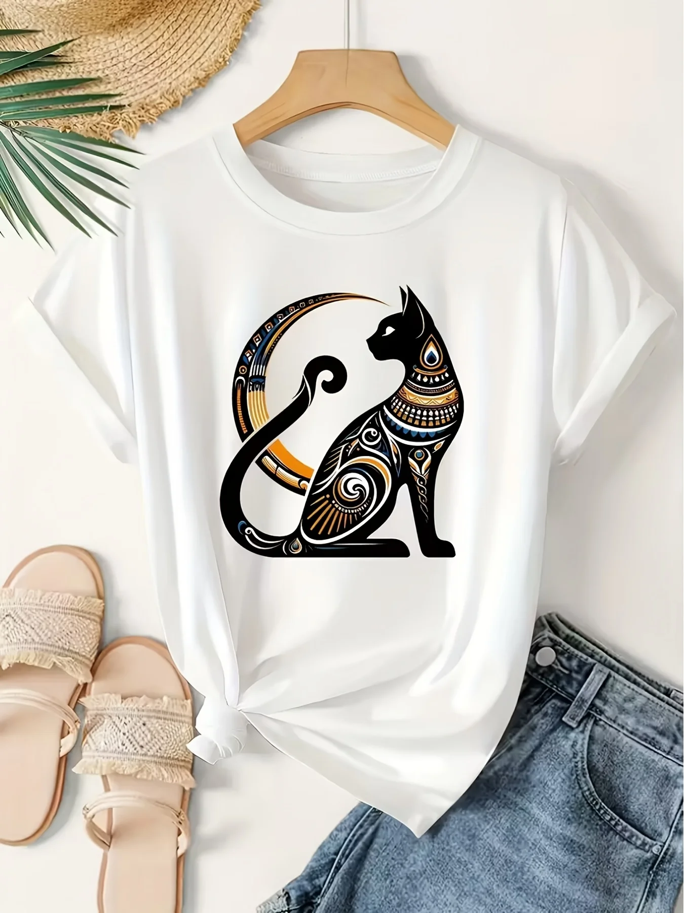 Oyster Pearl Bikini Graphic Tee Retro Coastal Short Sleeve Crewneck T-Shirt for Women Cute Ocean Travel Summer Aesthetic Top