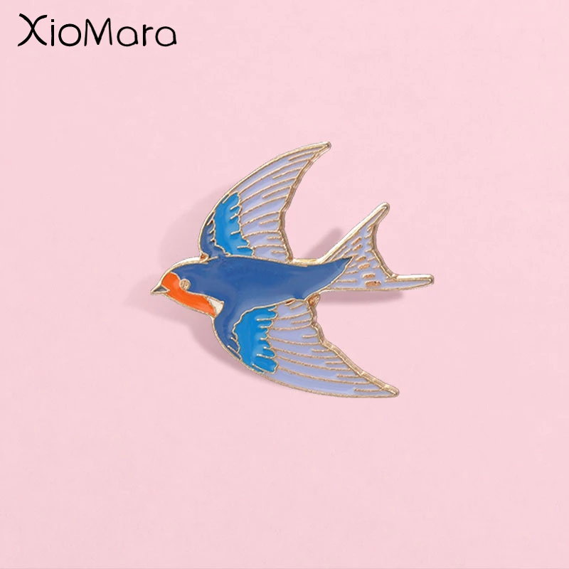 Vintage Swallow Enamel Pin, Retro Flying Bird Badge, Fashion Accessory for Clothes and Backpacks, Gift for Swallow Lovers