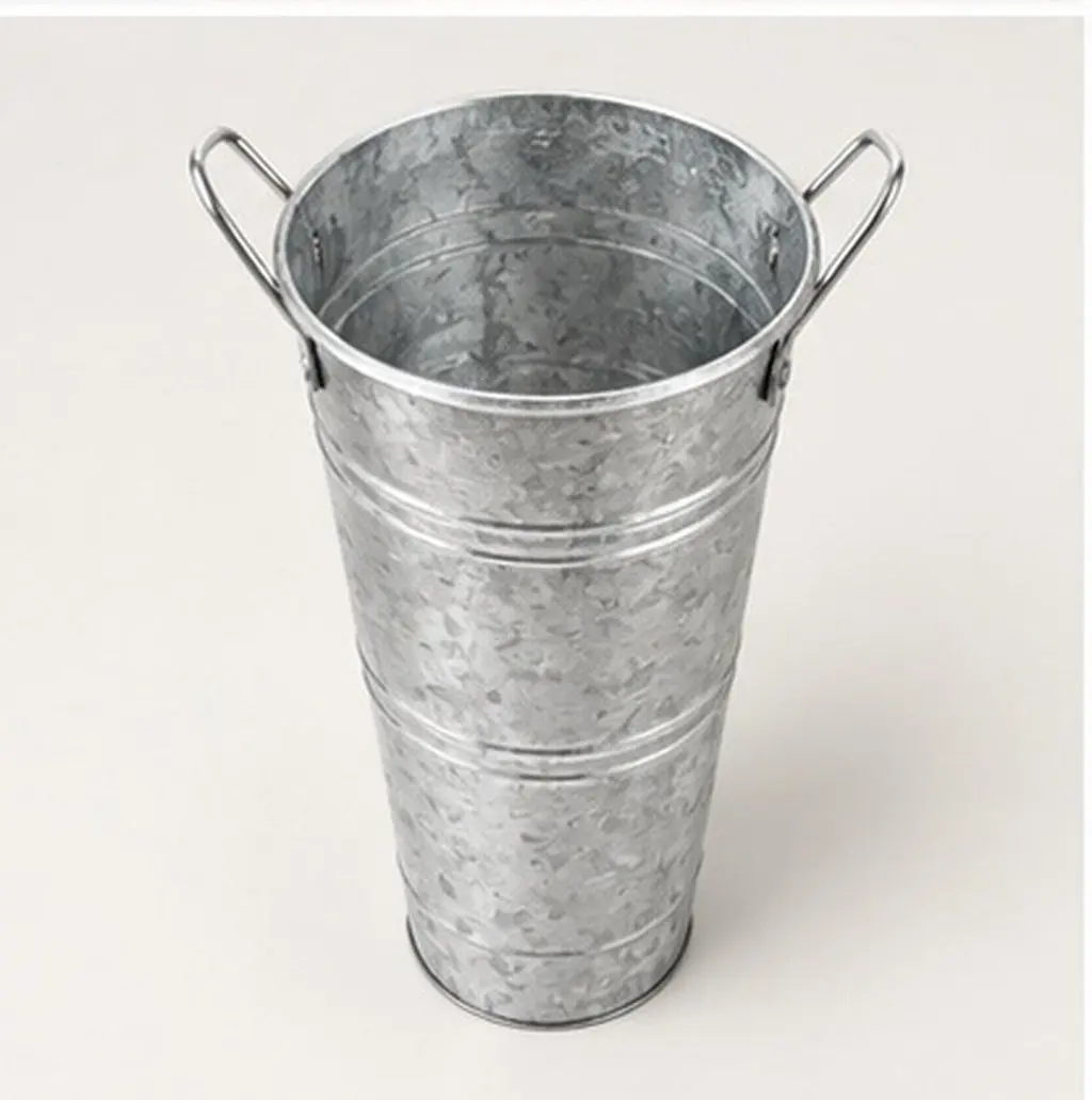 1Pcs Simulated Flower Bucket Premium Iron Sheet Retro Decorative Vase for Artistic Flower Arranging Ware Home Interior