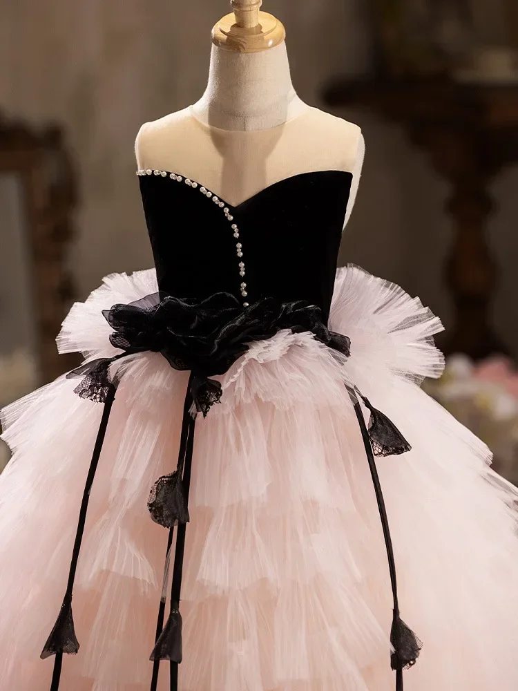 فستان كعكة طويل فاخر بدون ظهر على الموضة الجديدة لعام 2025 فستان سهرة كرنفال لأعياد الميلاد فستان الأميرة المطرز بالزهور للفتيات