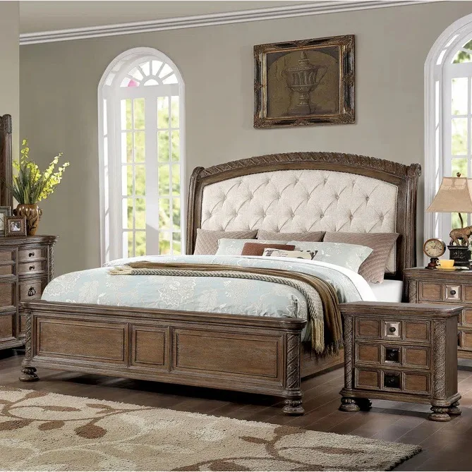 The master bedroom features a 1.8-meter carved double high-end 1.5-meter princess bed