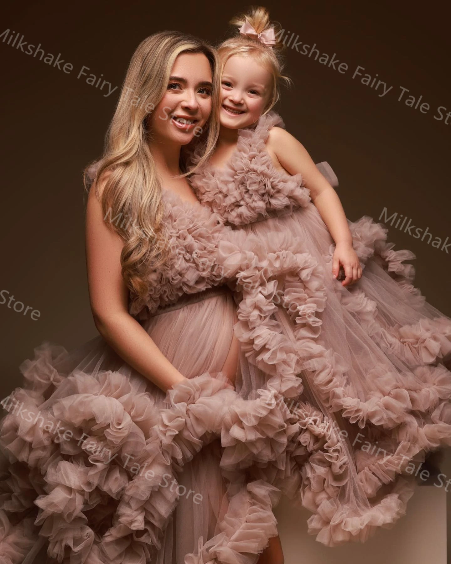 Elegancka linia tiulowe szaty ciążowe do fotografii wielowarstwowe falbany kobiety w ciąży suknie balowe dostosowane suknie na Baby Shower