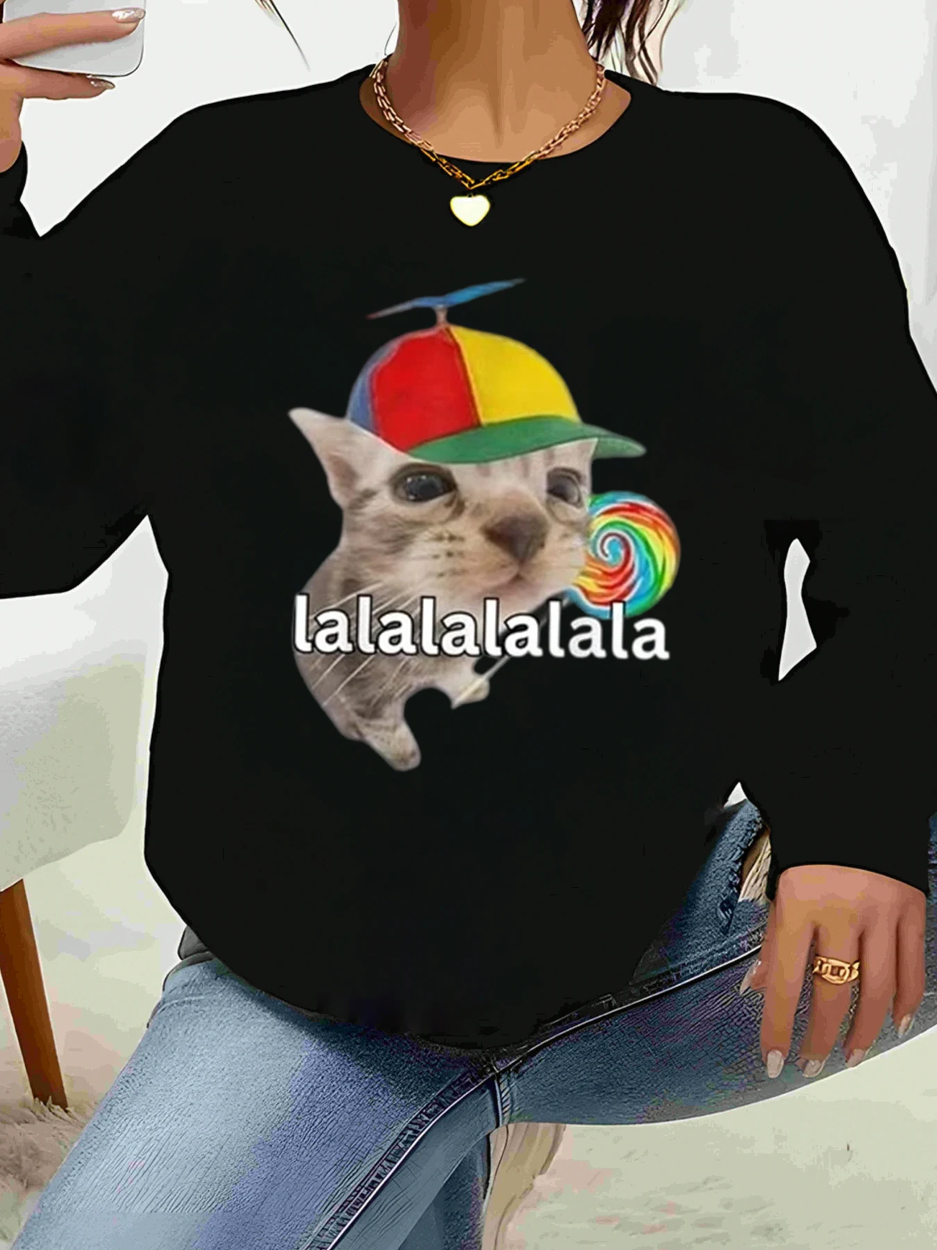虹色の帽子とロリポップ柄の猫の長袖スウェットシャツ 女性用カジュアルウェア
