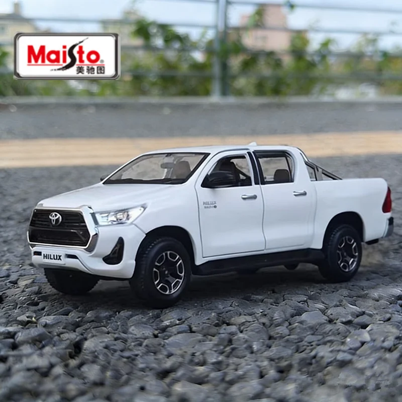 

Maisto 1:27 TOYOTA Hilux Alloy Pickup Car Model Diecasts Metal Off-road Vehicles Car Model High Simulation Collection Kids Gifts
