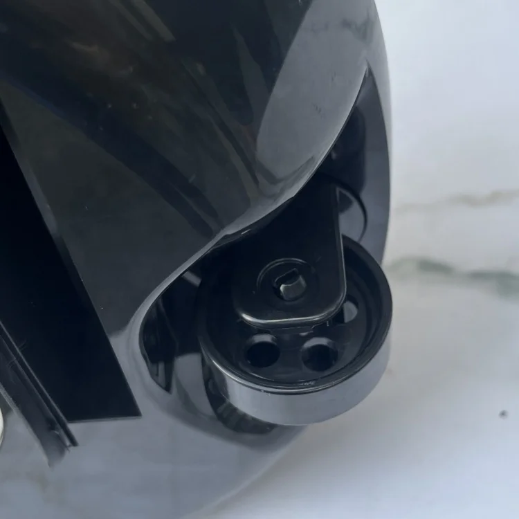 Latest Products Automatic Pool Vacuum Cleaner Cordless Suction Light Weight Pool Cleaner Robot Automatic for Swim Spa