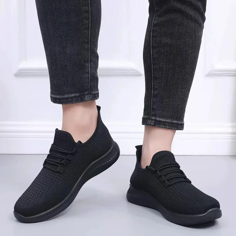 Men's Chef Shoes Summer Breathable Mesh Walking Shoes for Man Daily Outdoor Non Slip Light Soft Sole Knit Casual Men's Sneakers