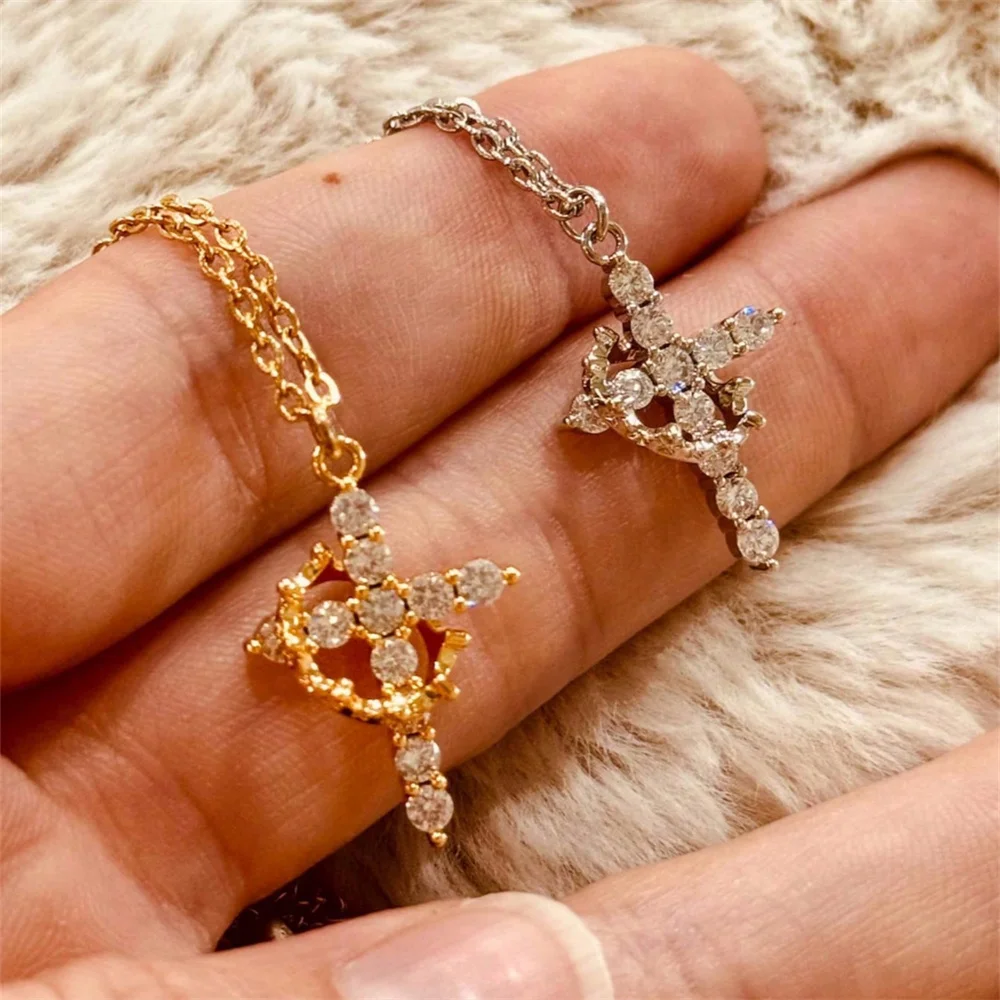 قلادات بدلاية تاج متقاطع كلاسيكي من الزركون الأبيض للنساء سلسلة ذهبية وفضية اللون مجوهرات زفاف هدايا عيد الأم