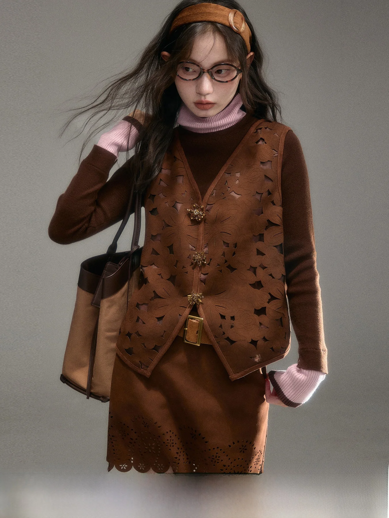 

n Forever Rhapsody Handmade Embroidery Hollow out Burning Flower Vest Jaet Original Design Faionable Women's Blouse