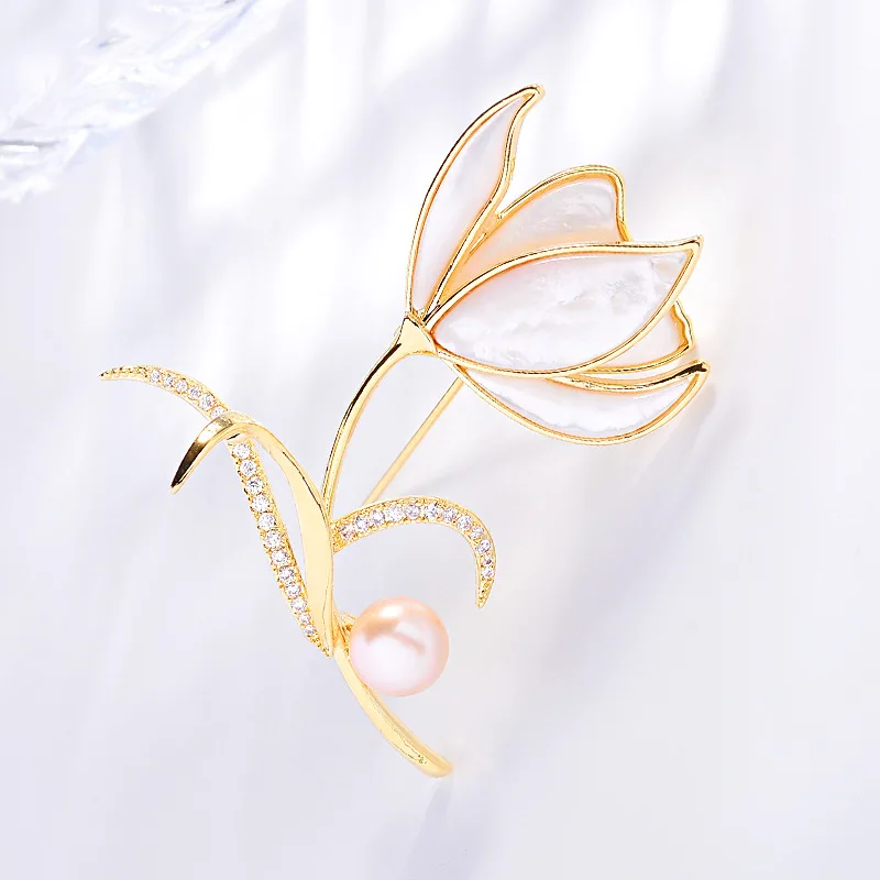 OKILY Natural Fritillary Tulip Brooch Freshwater Pearl Temperament Design Sense Corsage Versatile Autumn and Winter Accessories