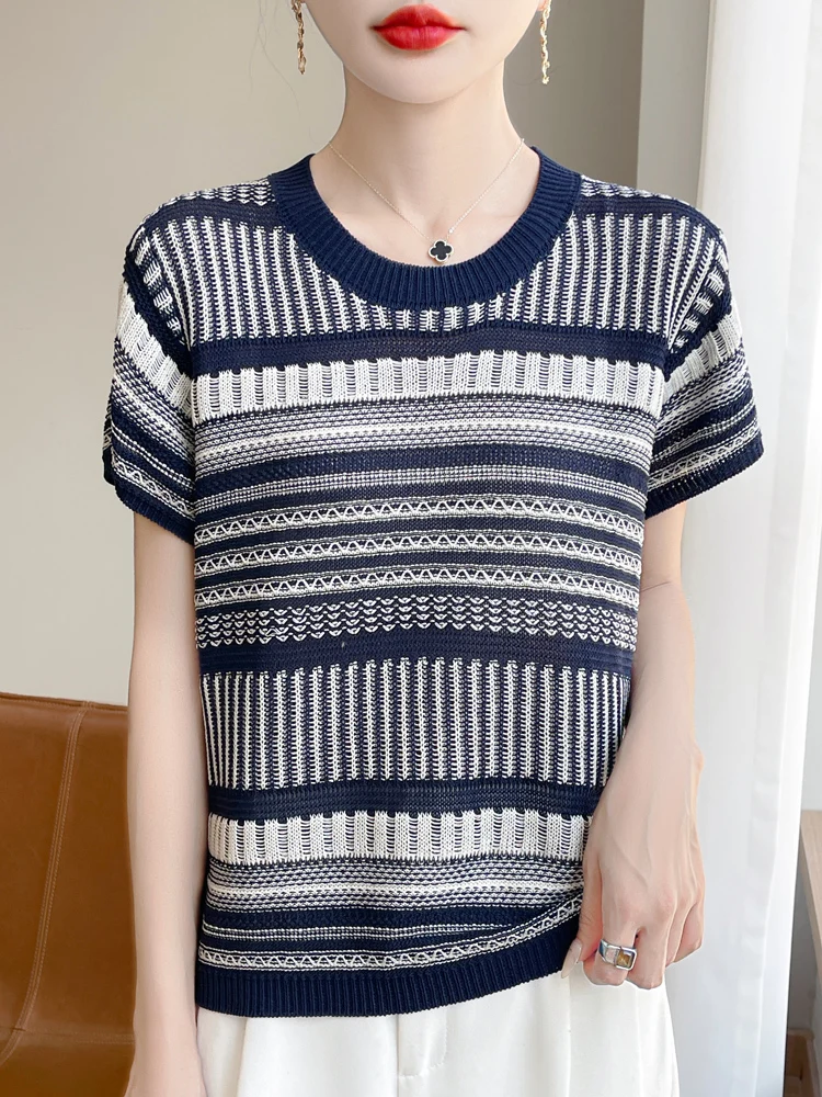 

25 New Large Size Summer Short Sleeves Black And White Stripe O-Neck T-Shirt Women's High Grade T-Shirt Fashion Leisure T-Shirt