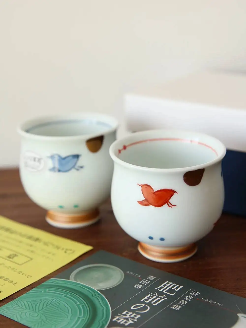 Special Offer: Japanese Imported Hasami-Yaki Hand-Painted Gold-Decorated Bird Pairing Tea Cups, Couple Cups
