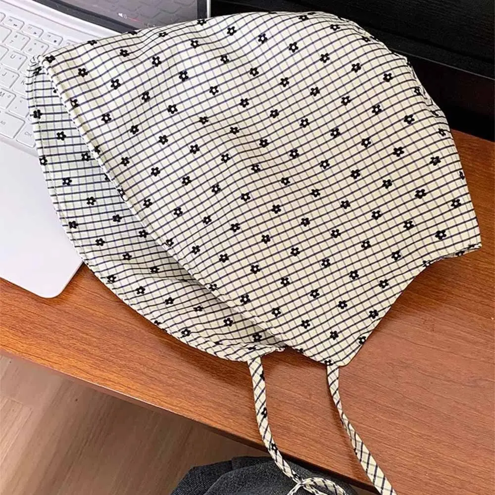 Face Slimming Large Brim Sun Protection Hat Wide Brim Foldable Bucket Hat with String Lightweight Sun Cap Summer