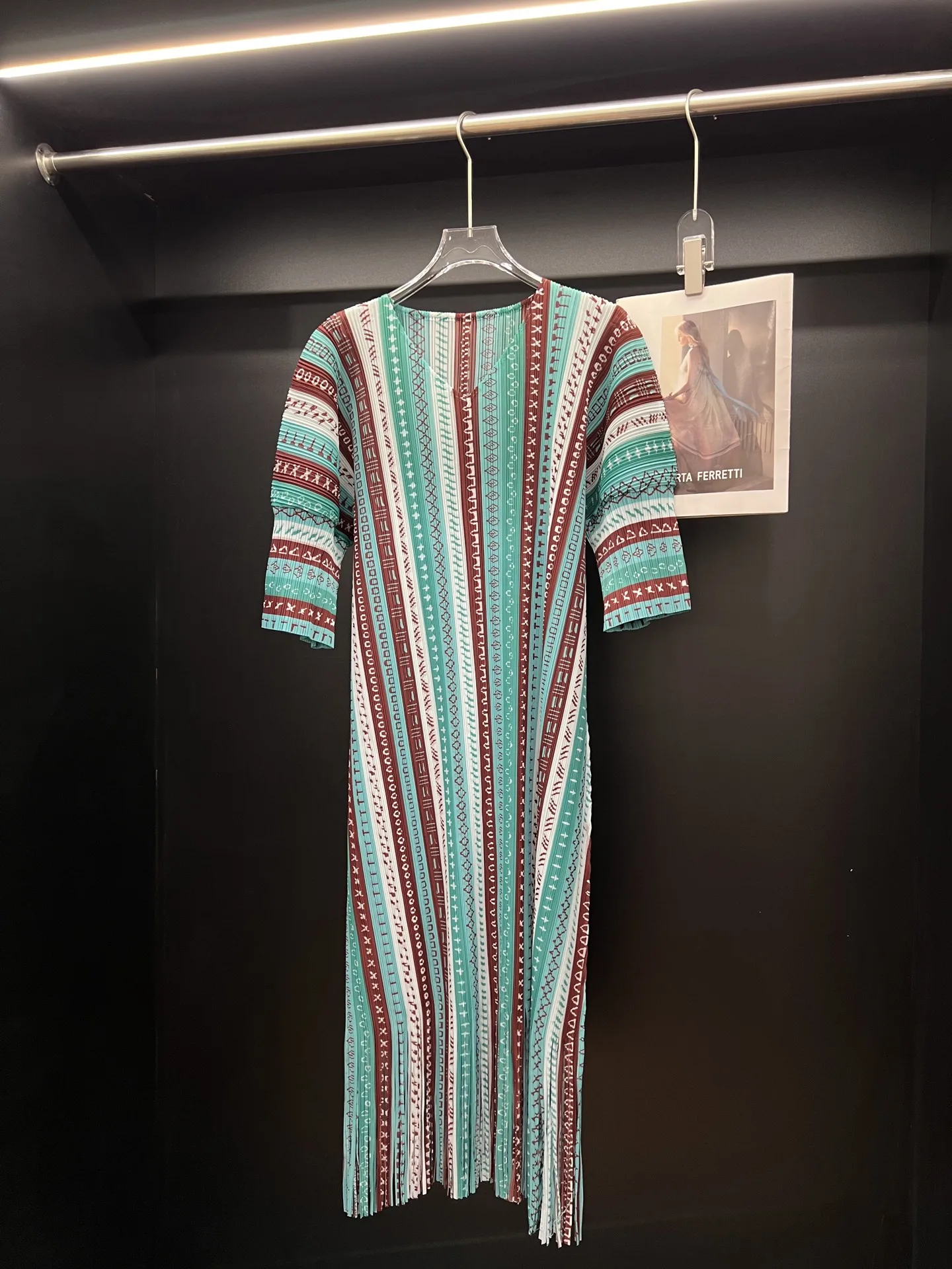 

Miyake Pleated Striped Dress 2025 Summer New Retro Art Loose Thin Fashion Casual Gentle Elegant Mid-length Skirt