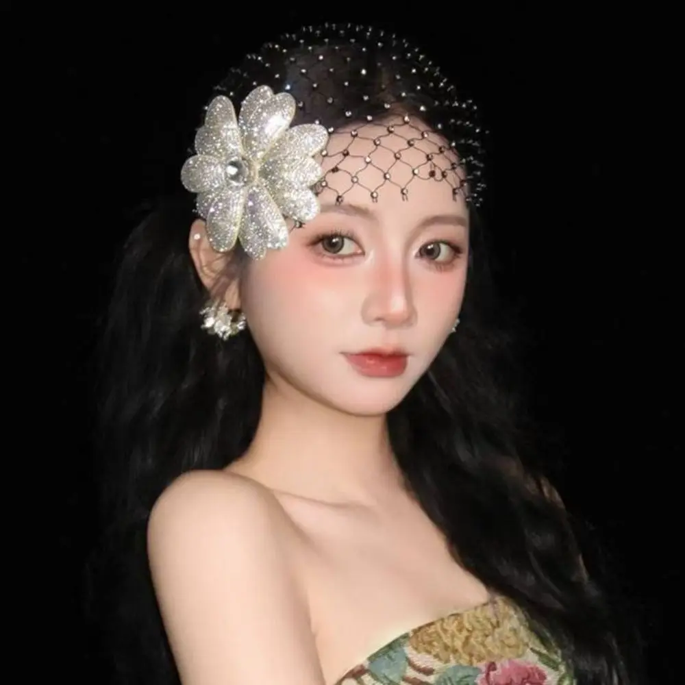 النمط الفرنسي حجاب الزفاف الرائعة أحجار الراين السوداء رأس العروس صافي زهرة جوفاء الزفاف أغطية الرأس إكسسوارات الشعر