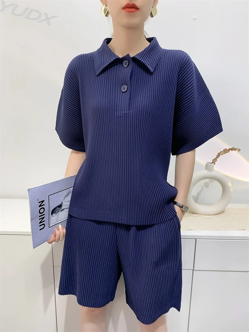 

2024 Spring Summer New POLO Shirt Comfortable Casual Set Toothpick Pleated Short-sleeved Top + Loose Shorts Two-piece Set Niche