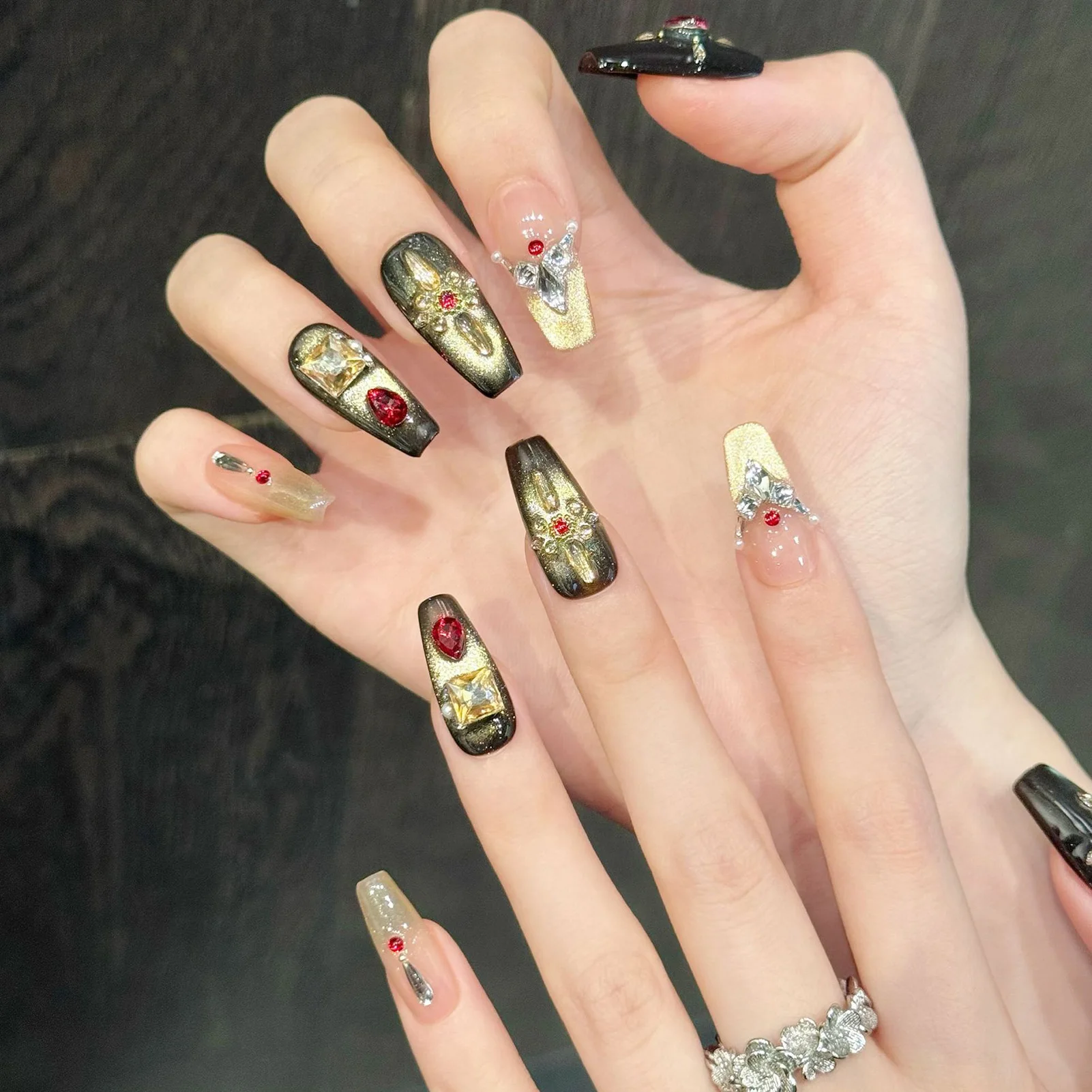 

10 шт., накладные ногти «кошачий глаз» с красными стразами, зеленые накладные ногти «кошачий глаз», многоразовые накладные ногти из тяжелого металла