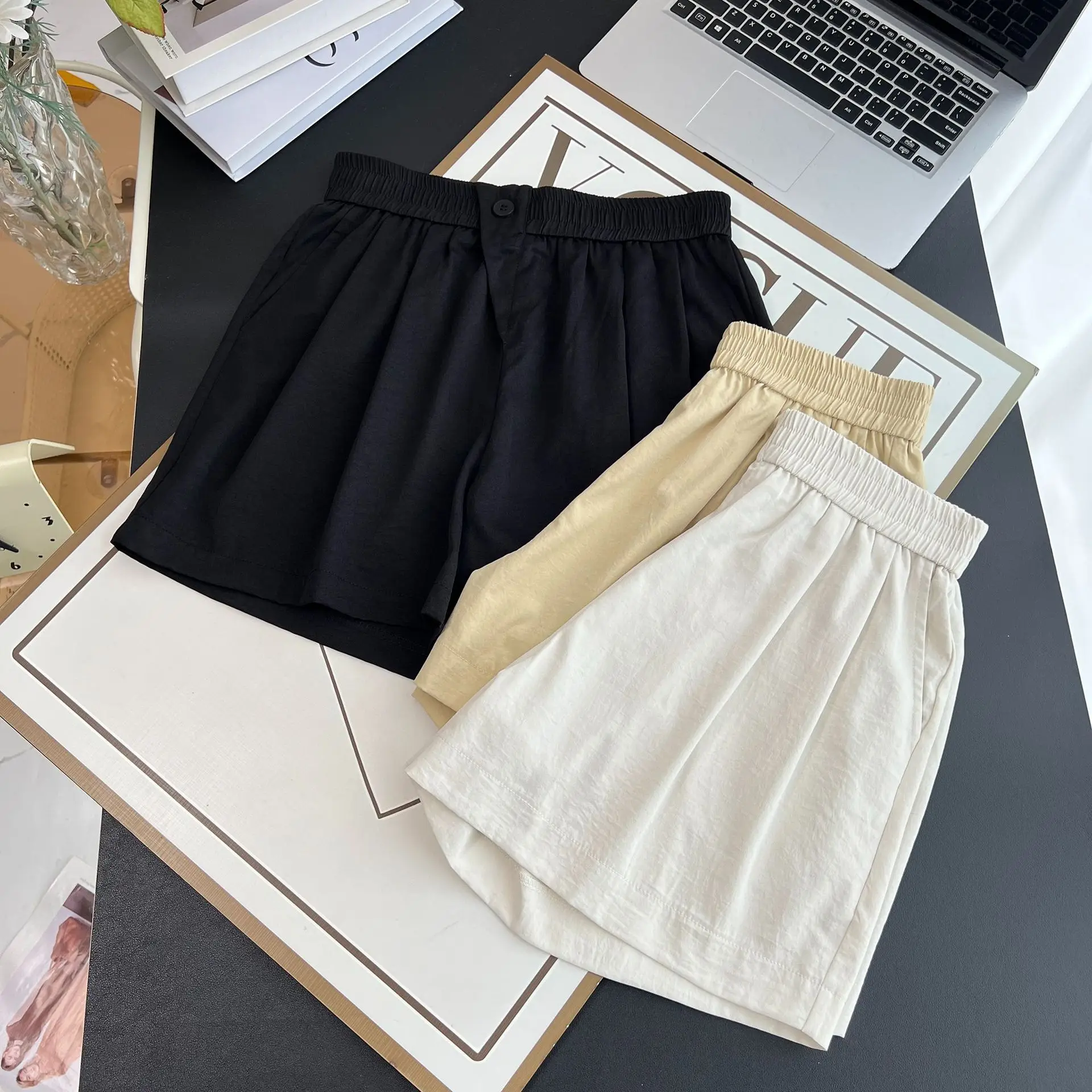 Short grande taille pour femme, Design décontracté, taille élastique, 100kg, jambes larges, pantalons chauds, nouvelle collection été 1380