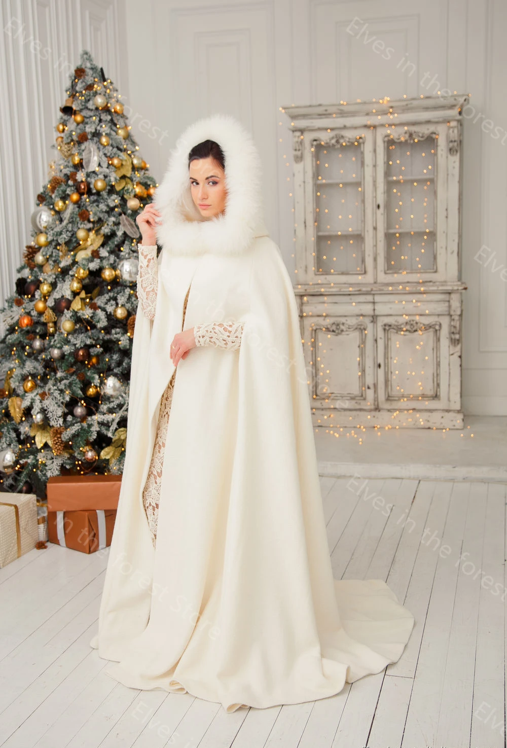 Winter Warm White Hooded Bridal Capes with Fur Exquisite Wedding Cloak Women Long Bride Bolero Front Split Wedding Wrap Jacket