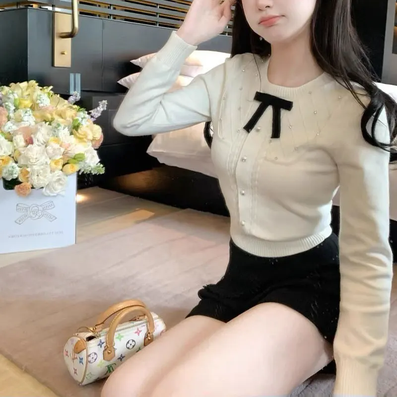 Sweet Fashion Bow Sweaters Female Clothing Slim Round Neck Autumn Winter French Style Diamonds Solid Color Basic Knitted Jumpers