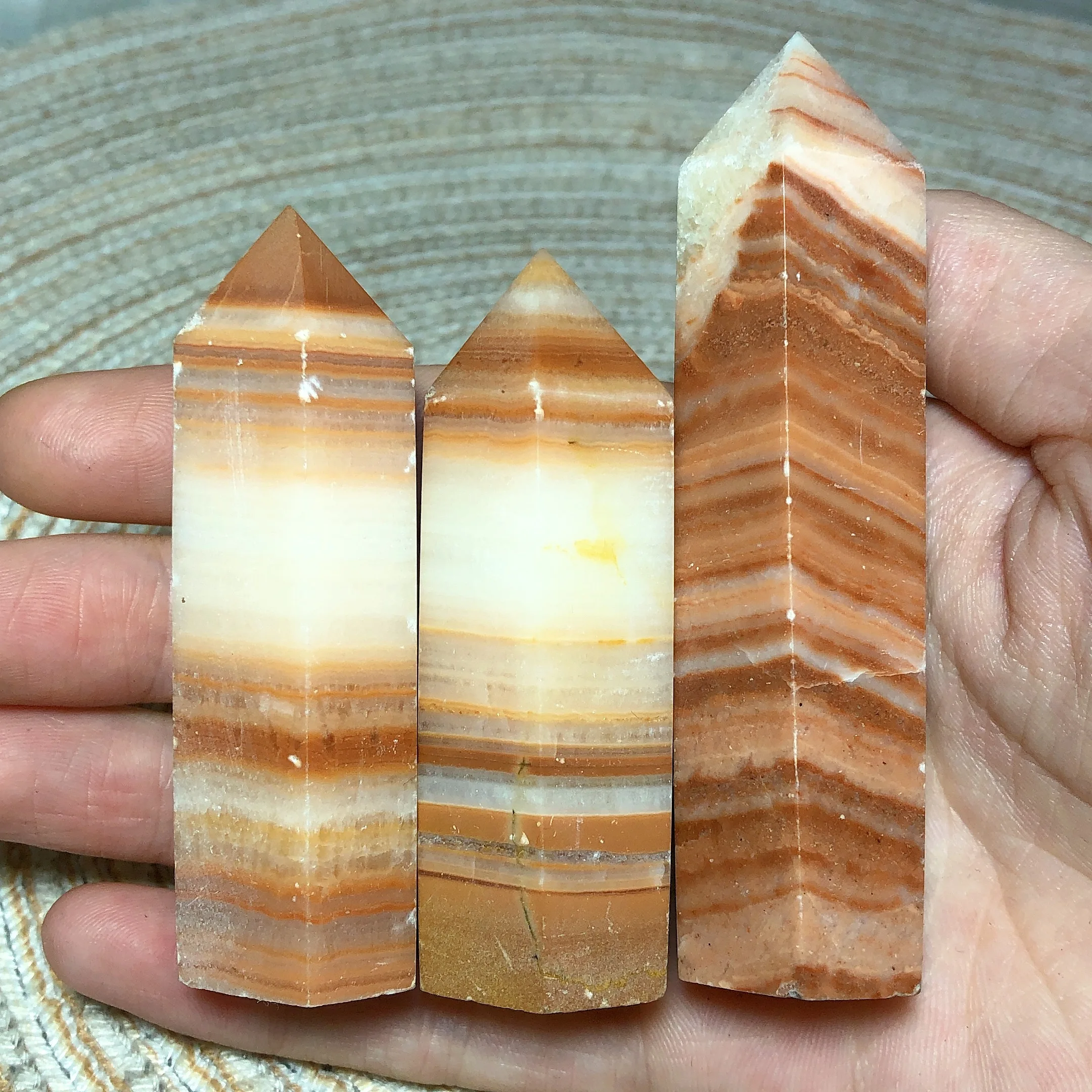 

Natural Crystal Healing Pork Stone Tower Ore High Quality Mineral Energy Gemstones Reiki Ornament Home Decoration Room Decor