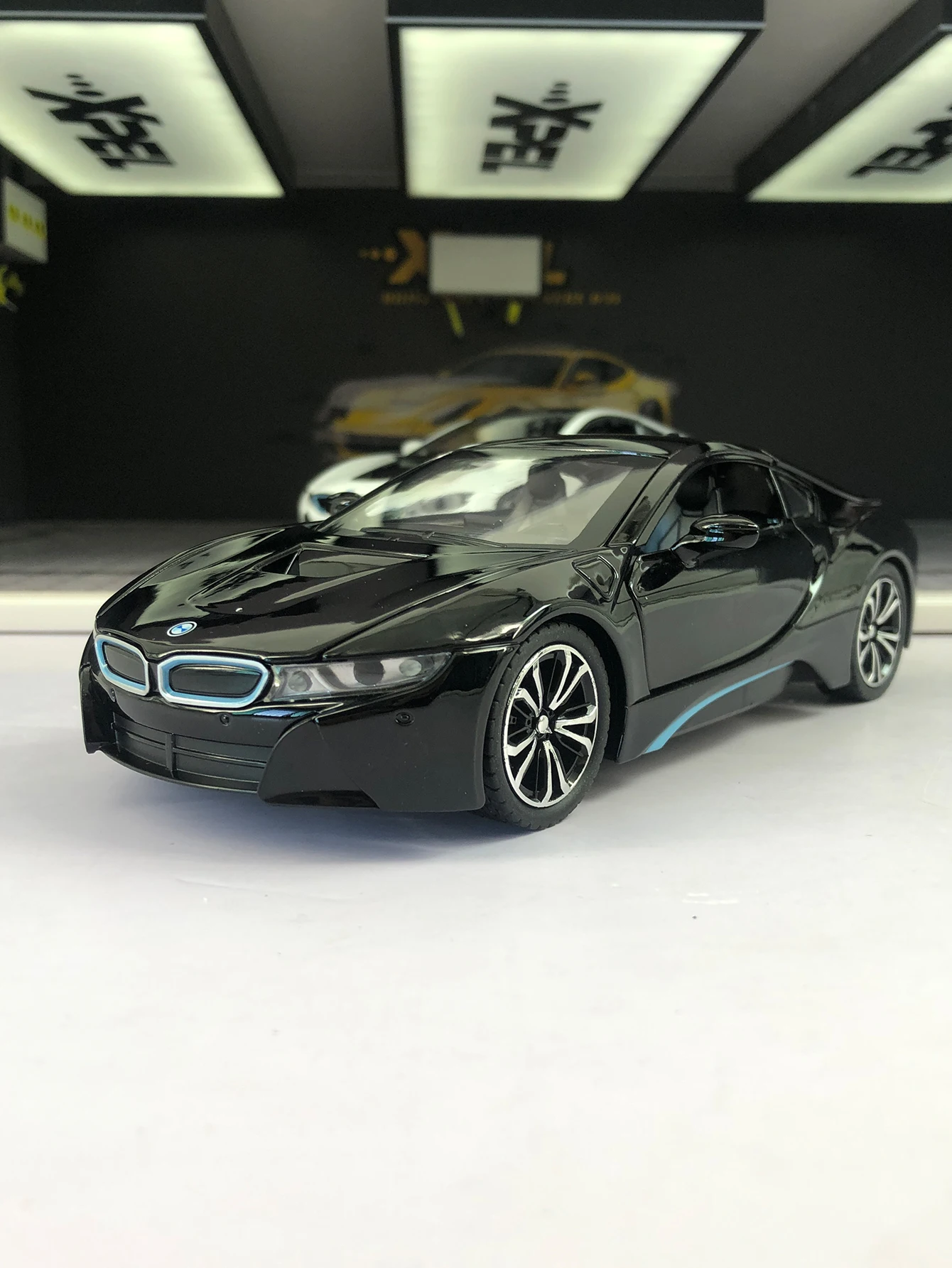 

1:22 имитация модели спортивного автомобиля из цинкового сплава, статическое украшение, металлический коллекционный подарочный автомобиль