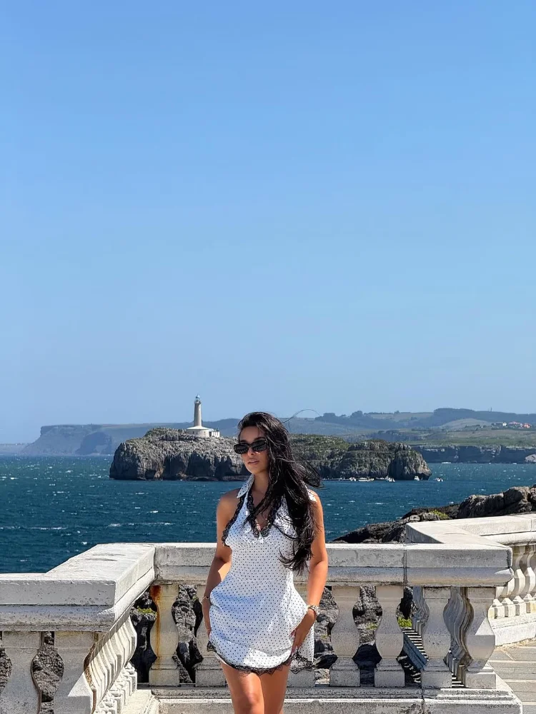 水玉模様のレースパッチワークホルタードレス、スリムフィット、流れるようなエレガントでセクシーなソフトで通気性のあるローブ、2026年、パーティー、デート、デイリー、夏、カジュアルガウン