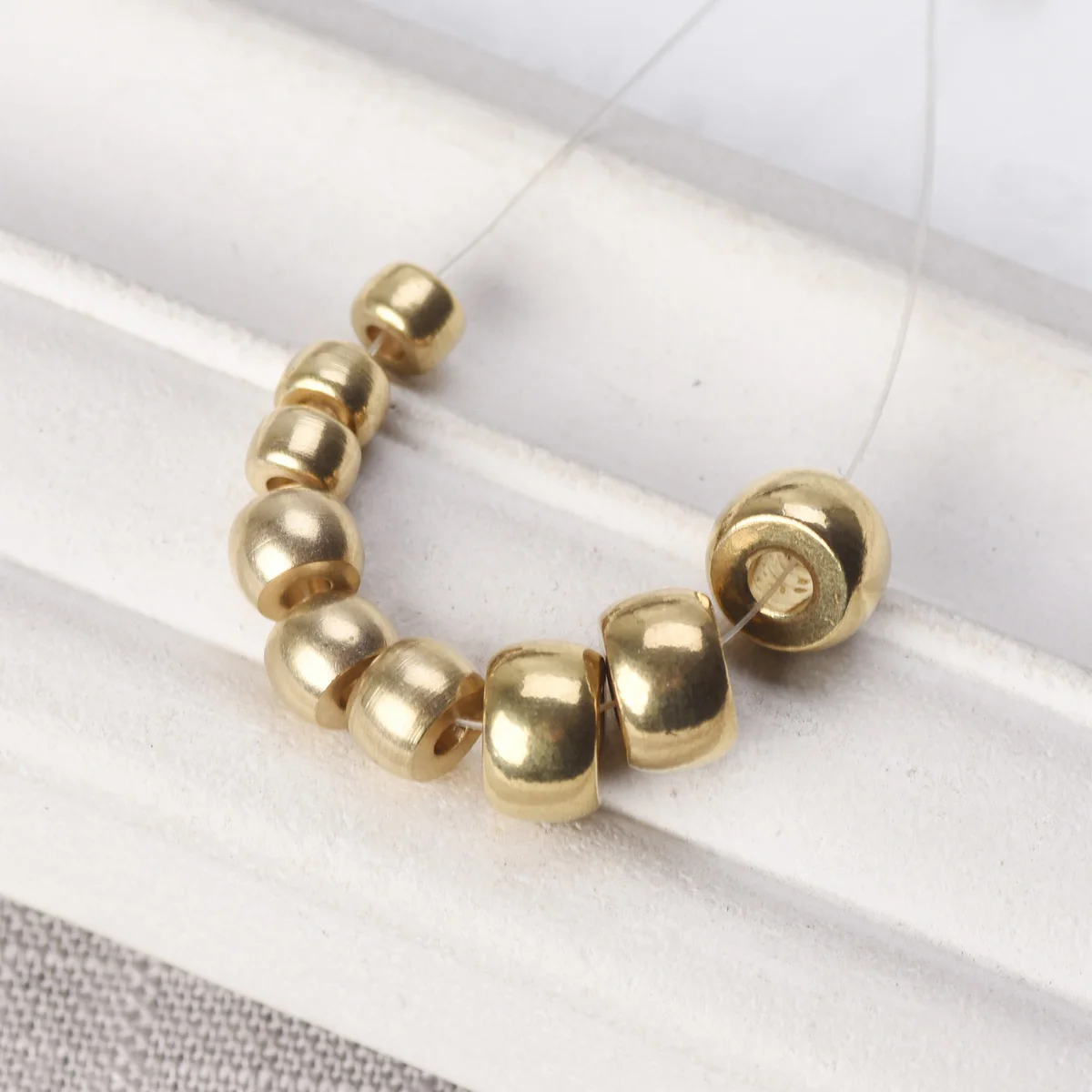 Lote de cuentas de cilindro redondo para fabricación de joyas, 5x3mm, 6x4mm, 8x5mm, Metal de latón macizo, Color dorado claro, espaciador suelto,
