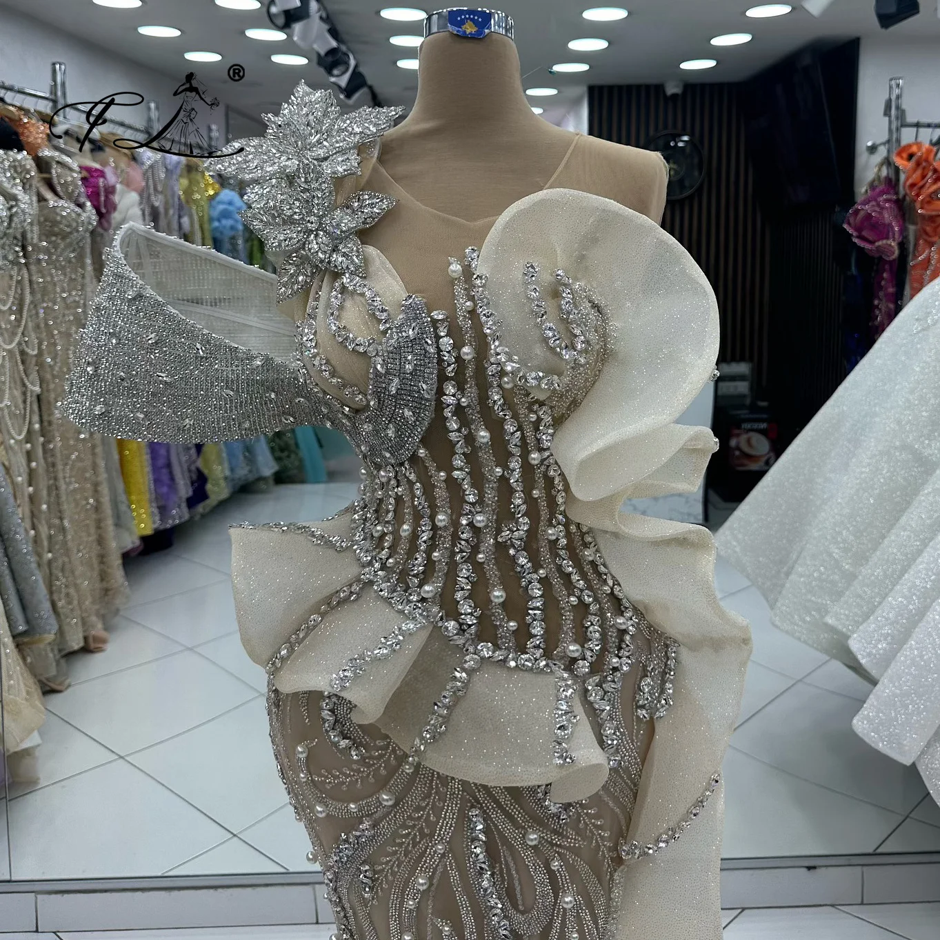 Vestido largo de celebridad con escote ilusión de sirena y diamantes de imitación para mujer, fiesta nocturna