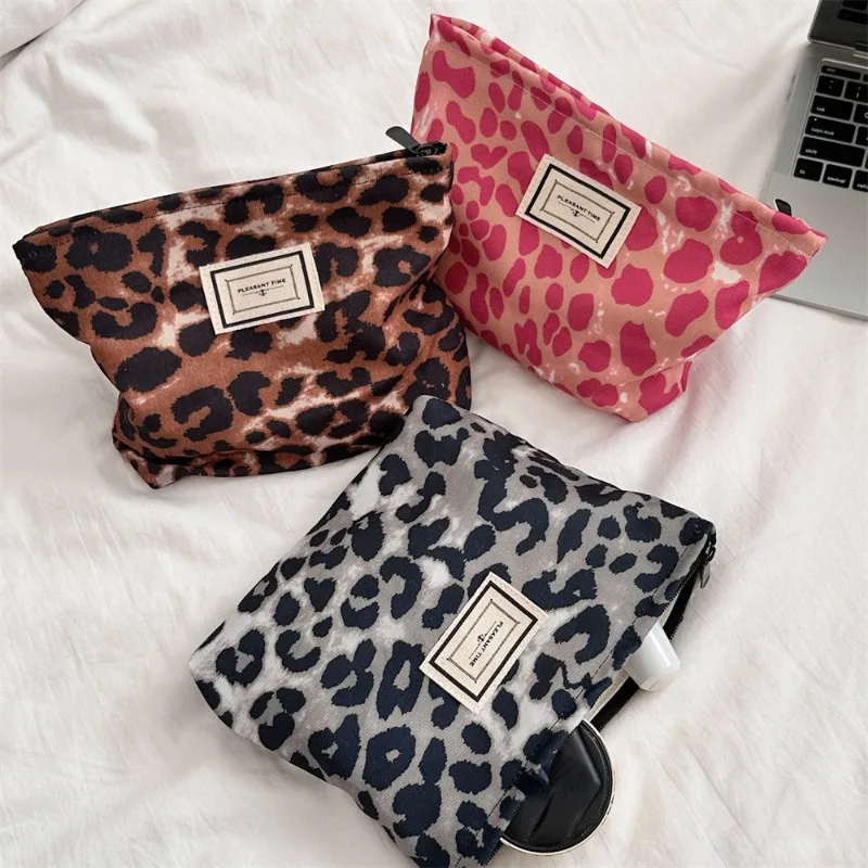 Classic Leopard Print Makeup Organizer  Bag Zipper Pouch Large Capacity Pink Brown Grey Toiletries Bag Cosmetic Bag for Women